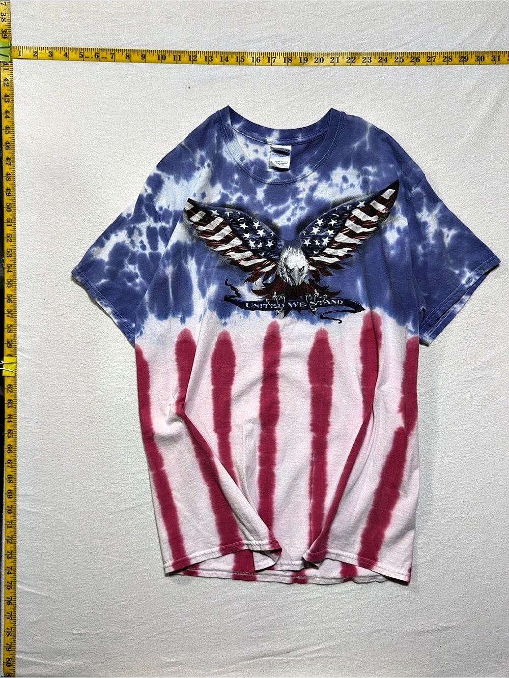Gildan Heavy Cotton United We Stand Eagle Tie-Dye T-Shirt Medium